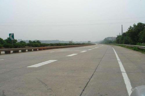 高速公路為什么用瀝青？